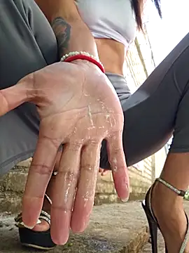 Snapshot of Yuky_ta chatting on October 5, 2025, 2:15 pm Yuky ta online show from October 5, 2025, 2:15 pm