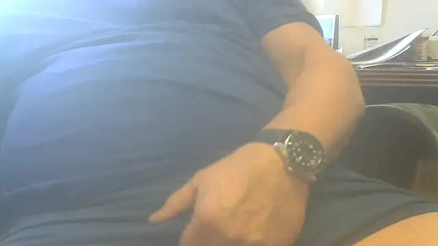 Snapshot of chadhammer chatting on February 4, 2026, 10:15 pm chadhammer online show from February 4, 2026, 10:15 pm
