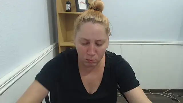 Snapshot of JosieJun_ chatting on August 8, 2026, 6:21 pm JosieJun online show from August 8, 2026, 6:21 pm