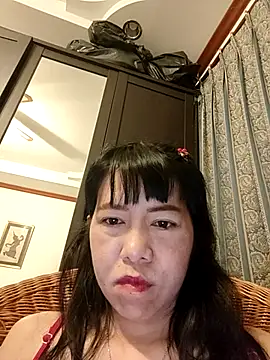 Snapshot of Little_suzy5 chatting on November 1, 2025, 1:35 pm Little suzy5 online show from November 1, 2025, 1:35 pm