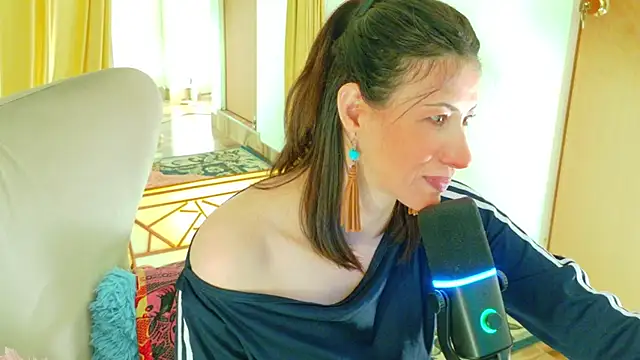 Snapshot of magali_19 chatting on April 17, 2026, 10:57 pm magali 19 online show from April 17, 2026, 10:57 pm