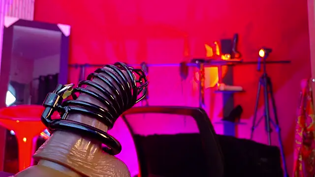 MistressSlut1 online show from November 15, 2025, 11:18 am