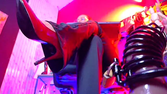 MistressSlut1 online show from April 10, 2026, 11:15 am