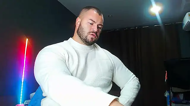 Snapshot of muscularjohnforuX chatting on September 30, 2025, 6:35 pm muscularjohnforuX online show from September 30, 2025, 6:35 pm