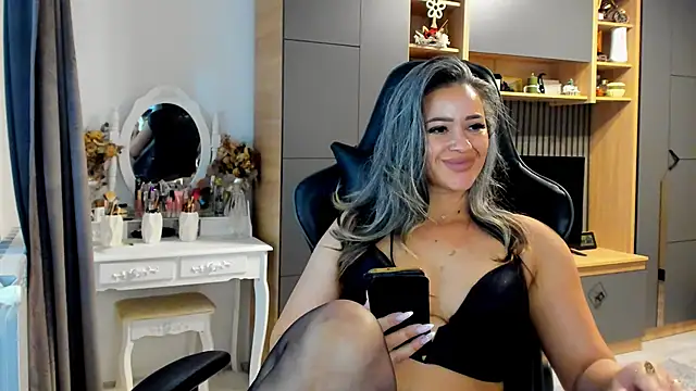 Claire95  online show from September 29, 2025, 3:50 pm