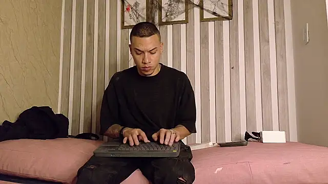 Snapshot of BestMasterForYou chatting on October 16, 2025, 4:46 am BestMasterForYou online show from October 16, 2025, 4:46 am