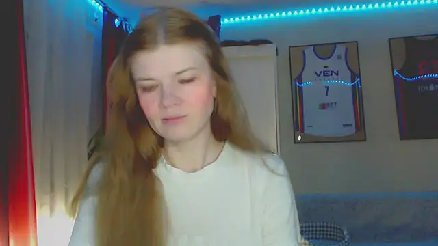 Snapshot of Klementa chatting on August 1, 2026, 7:02 pm Klementa online show from August 1, 2026, 7:02 pm