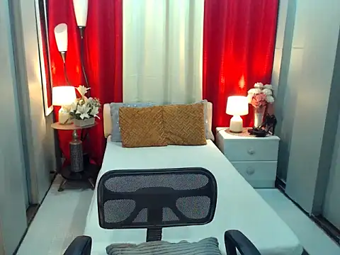 Snapshot of BedtimeMistress chatting on October 6, 2025, 8:12 am BedtimeMistress online show from October 6, 2025, 8:12 am