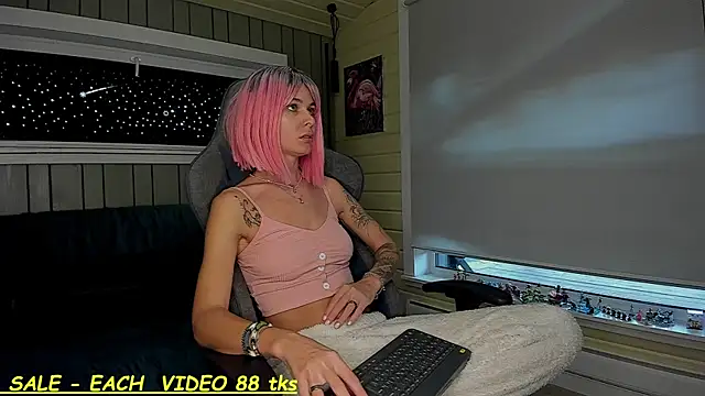 SandyChris online show from October 14, 2025, 11:22 am