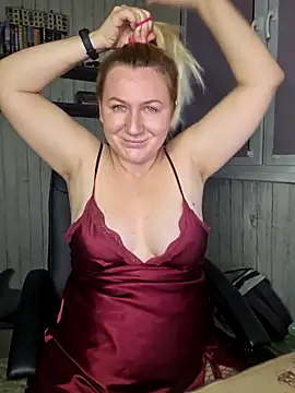 Marushka online show from December 15, 2025, 3:33 am