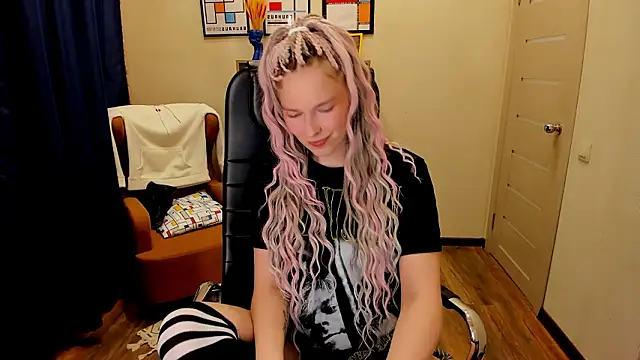  fiona Love online show from February 25, 2026, 8:07 pm