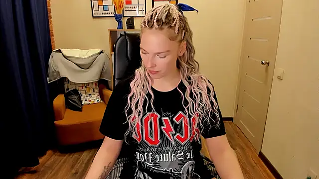  fiona Love online show from March 5, 2026, 8:16 pm