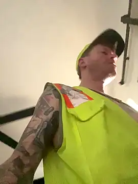 Snapshot of Mackwood89 chatting on September 16, 2025, 9:27 pm Mackwood89 online show from September 16, 2025, 9:27 pm