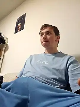 Snapshot of BigJuicy18cm chatting on February 19, 2025, 9:36 pm BigJuicy18cm online show from February 19, 2025, 9:36 pm