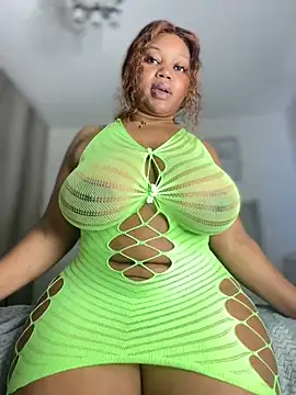 Snapshot of Hyra_Ari chatting on April 3, 2026, 8:56 am Hyra Ari online show from April 3, 2026, 8:56 am