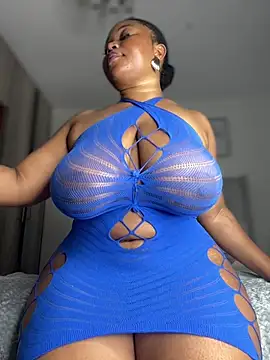 Snapshot of Hyra_Ari chatting on April 5, 2026, 9:12 pm Hyra Ari online show from April 5, 2026, 9:12 pm