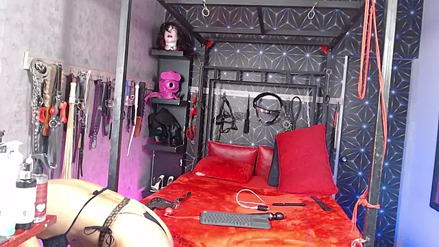 lorna cox bdsm online show from June 2, 2026, 11:18 pm