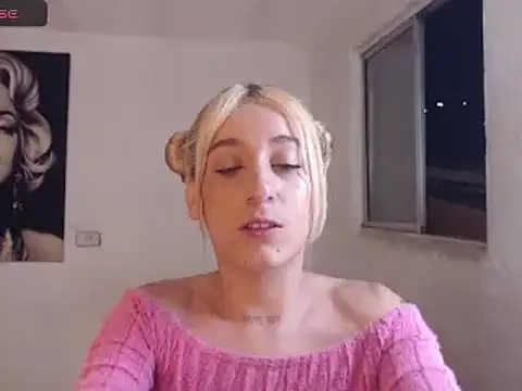 Snapshot of andreahhill chatting on February 20, 2025, 4:39 am andreahhill online show from February 20, 2025, 4:39 am