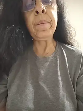 Susannemilf online show from November 17, 2025, 2:23 pm