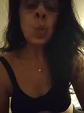 Susannemilf online show from December 3, 2025, 2:41 am