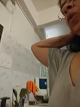 Susannemilf online show from March 23, 2026, 3:43 am