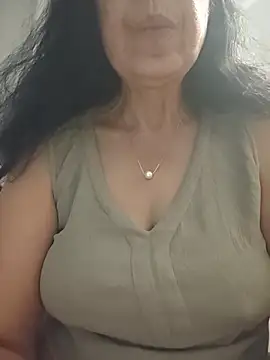 Susannemilf online show from May 7, 2026, 3:39 pm