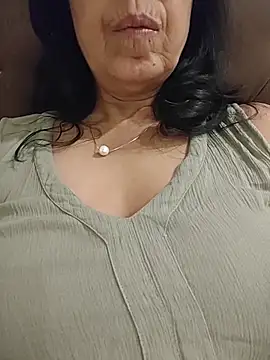 Susannemilf online show from May 26, 2026, 4:19 am