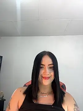 mia anyeli online show from October 22, 2025, 3:40 am