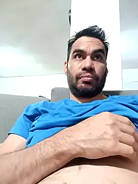 javiermarval83 online show from February 4, 2025, 2:17 am