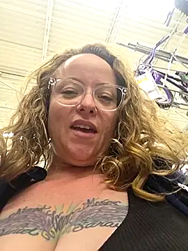 julimonroe online show from March 21, 2025, 6:07 pm