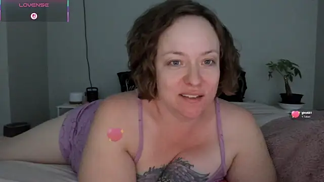 julimonroe online show from May 8, 2026, 3:56 am