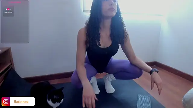 Snapshot of Lia_Tinez chatting on December 21, 2024, 7:49 pm Lia Tinez online show from December 21, 2024, 7:49 pm