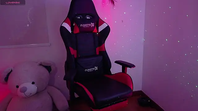 Snapshot of Lia_Tinez chatting on November 24, 2025, 11:59 pm Lia Tinez online show from November 24, 2025, 11:59 pm