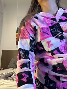 Snapshot of Stormiie777 chatting on December 13, 2024, 2:54 am Stormiie777 online show from December 13, 2024, 2:54 am