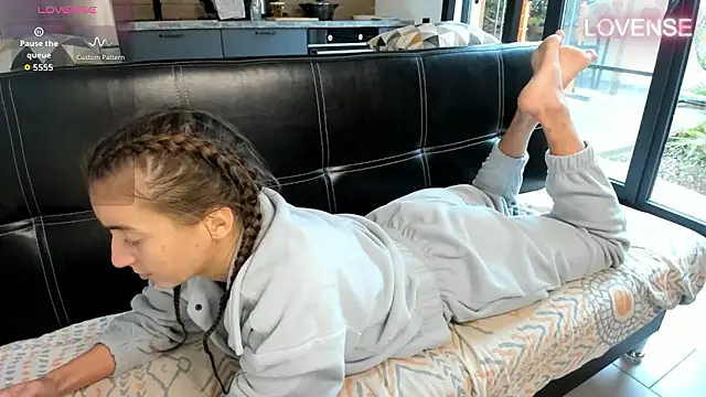 ElizSweet online show from January 13, 2026, 10:53 am