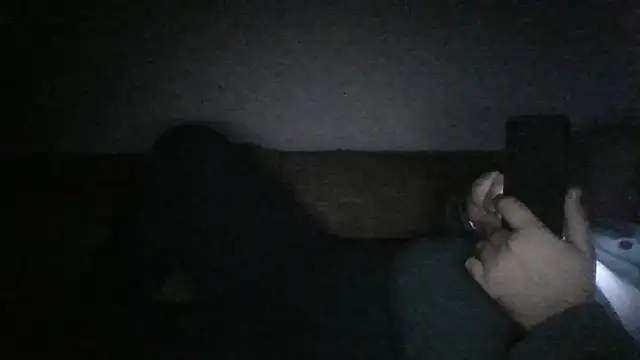 Snapshot of Anderrust chatting on November 4, 2025, 11:15 pm Anderrust online show from November 4, 2025, 11:15 pm