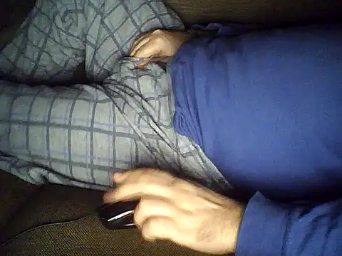 Snapshot of Anderrust chatting on February 24, 2026, 11:03 pm Anderrust online show from February 24, 2026, 11:03 pm