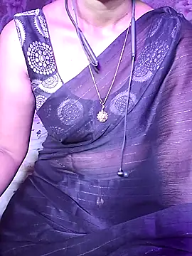 Snapshot of XBHUUME chatting on October 5, 2025, 4:27 pm XBHUUME online show from October 5, 2025, 4:27 pm