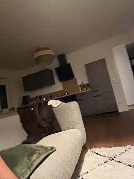 Snapshot of carminaurmommy chatting on December 4, 2025, 12:31 am carminaurmommy online show from December 4, 2025, 12:31 am