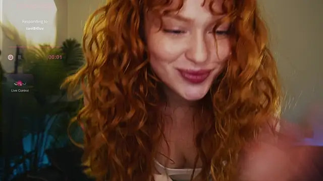 Snapshot of Born_to_Loveee chatting on November 11, 2025, 1:11 pm Born to Loveee online show from November 11, 2025, 1:11 pm