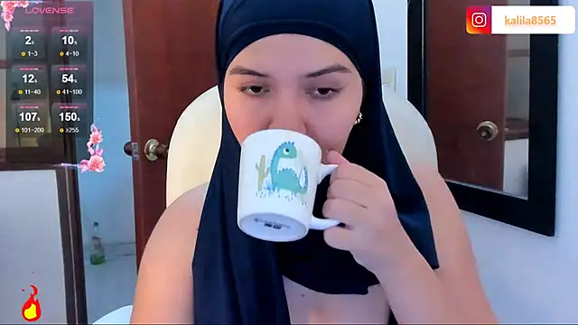 MatchedEyebrow online show from September 29, 2025, 8:57 pm