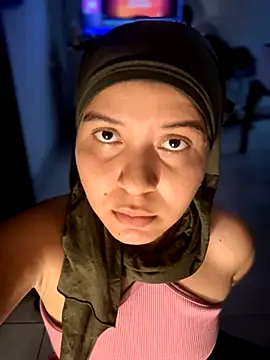 MatchedEyebrow online show from December 15, 2025, 10:47 pm