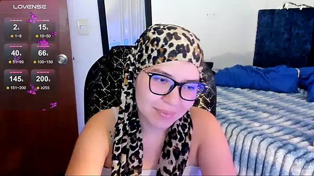 Snapshot of MatchedEyebrow chatting on June 15, 2026, 10:01 pm MatchedEyebrow online show from June 15, 2026, 10:01 pm