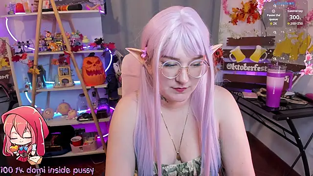 HunnyyLove online show from October 10, 2025, 5:23 pm