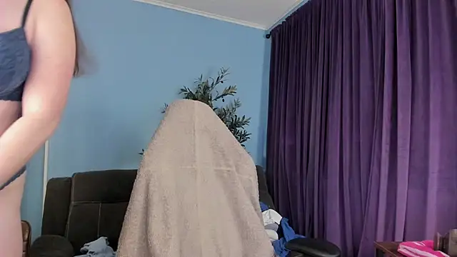 Kelly Carolina online show from April 9, 2026, 11:59 am