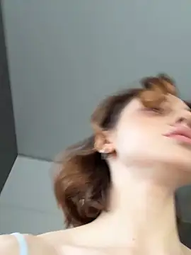 Camilla Railian online show from October 25, 2025, 6:10 am