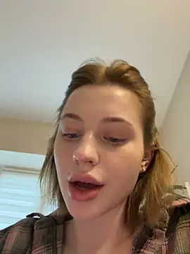 Camilla Railian online show from April 4, 2026, 5:54 pm