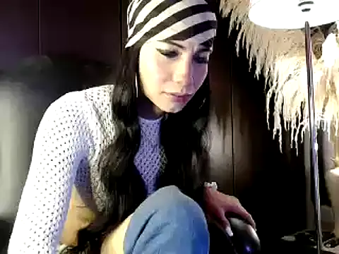 saraplayboy96 online show from January 5, 2025, 7:39 pm