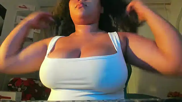 Snapshot of Lunastar02 chatting on September 27, 2025, 12:59 am Lunastar02 online show from September 27, 2025, 12:59 am