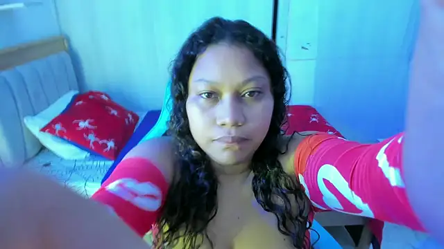 Snapshot of Lunastar02 chatting on October 23, 2025, 1:32 pm Lunastar02 online show from October 23, 2025, 1:32 pm